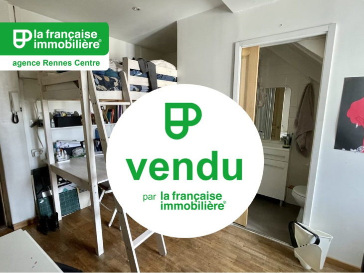 VENDU PAR L’AGENCE ! Appartement à vendre Rennes quartier des halles, studio en dernier étage de 11.87 m2 carrez et de 13.8m² en surfaces utiles - LFI-CENTRE-C-9860