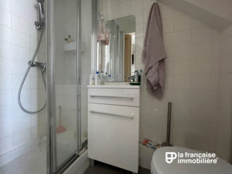 VENDU PAR L’AGENCE ! Appartement à vendre Rennes quartier des halles, studio en dernier étage de 11.87 m2 carrez et de 13.8m² en surfaces utiles