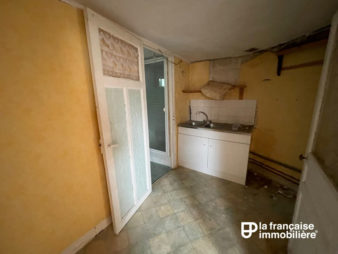 VENDU PAR L’AGENCE EN EXCLUSIVITÉ ! Appartement Rennes Centre-ville  en dernier étage – Les Halles 1 pièce – 22.59 m² – Entièrement à rénover